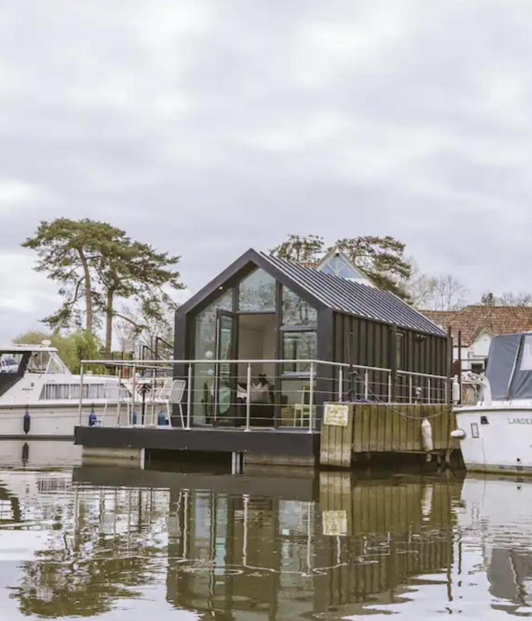 Water Cabin With Water Sports Equipment And Bikes, Bath Bristol Ngoại thất bức ảnh