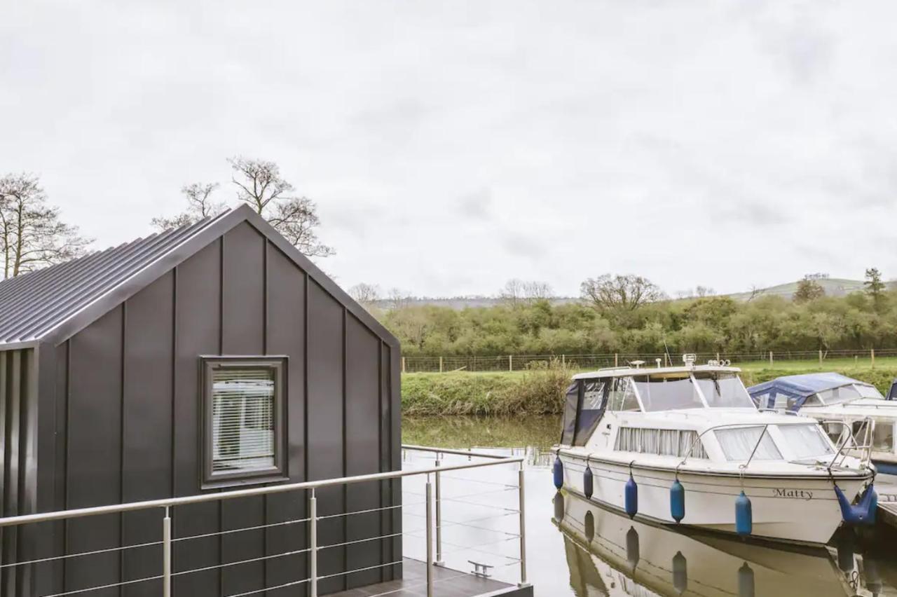 Water Cabin With Water Sports Equipment And Bikes, Bath Bristol Ngoại thất bức ảnh